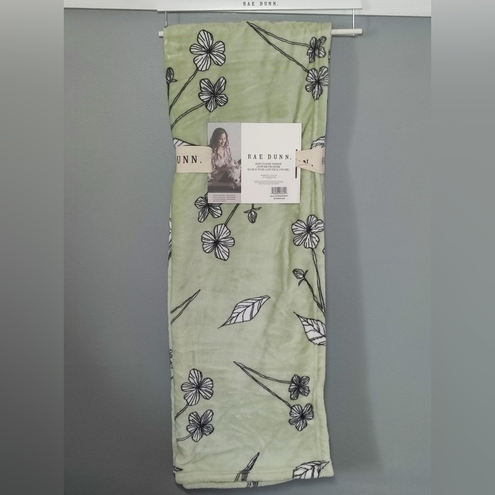NWT Rae Dunn Green Floral Soft Plush Blanket Throw 50x70